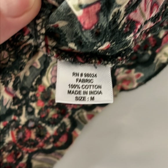 Jennifer & Grace Floral Print Cropped Peasant Eyelet Blouse - Picture 4 of 4